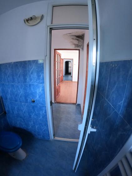 Apartament cu 3 camere semidecomandat în Tineretului