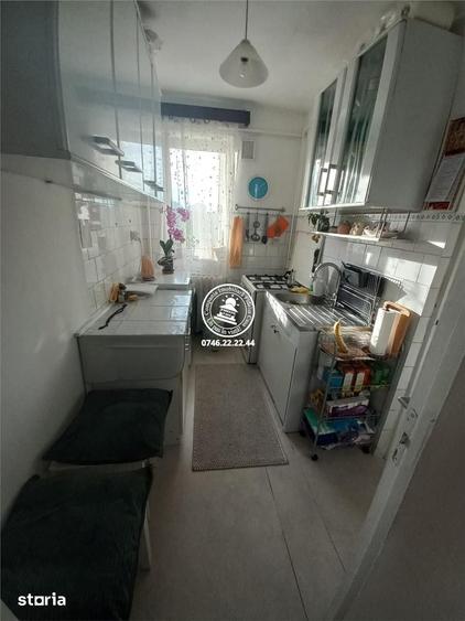 Apartament cu 2 camere semidecomandat în Podul de Piatră
