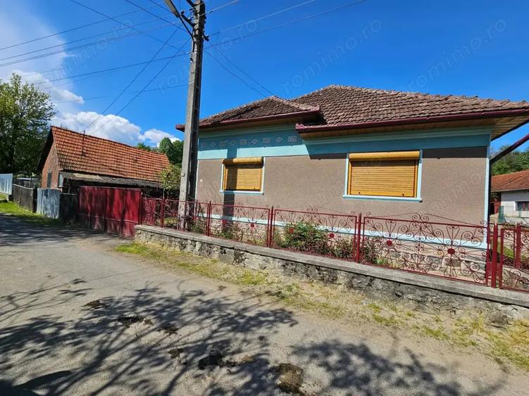 Casă cu 3 camere cu Teren 800 Mp în Central