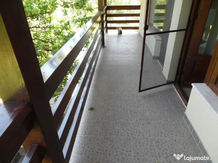 Casă cu 4 camere cu Teren 1700 Mp în Călugareni