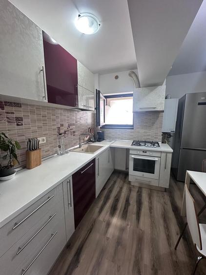 Apartament cu 2 camere semidecomandat, mobilat în Sebastian