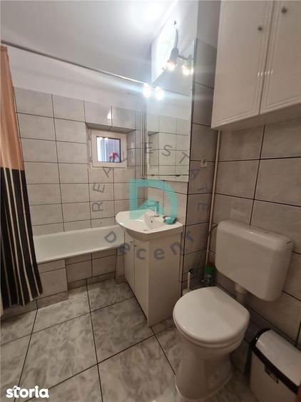 Apartament cu 3 camere decomandat, mobilat în Valea Cetății