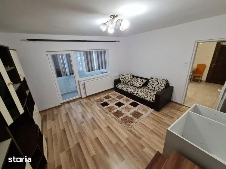 Apartament cu 3 camere decomandat în 6 Vânători