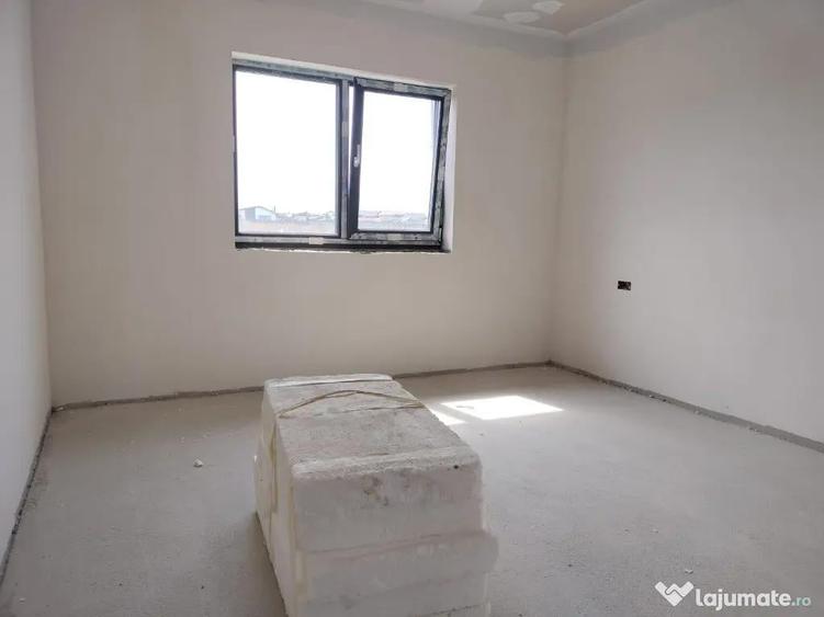 Casă cu 4 camere cu Teren 350 Mp în Tărlungeni