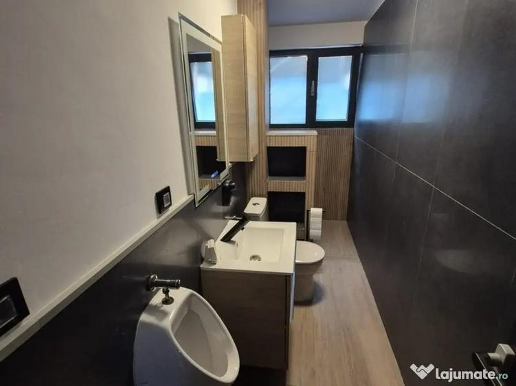 Casă cu 8 camere cu Teren 200 Mp în Parcul Carol