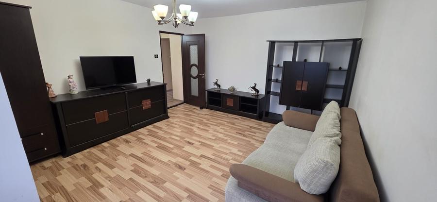 Apartament cu 3 camere decomandat în 1 Mai