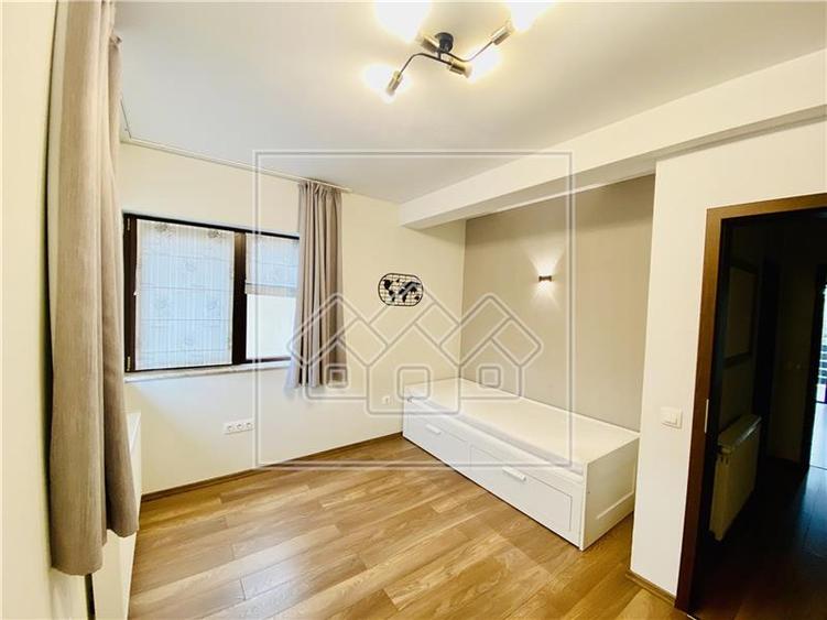 Apartament cu 3 camere si balcon mare, la cheie, terasa mare - 10
