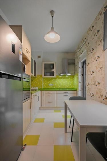 Apartament cu 3 camere decomandat, mobilat în Polonă