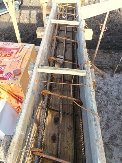 Casă cu 2 camere decomandat cu Teren 1000 Mp în Central
