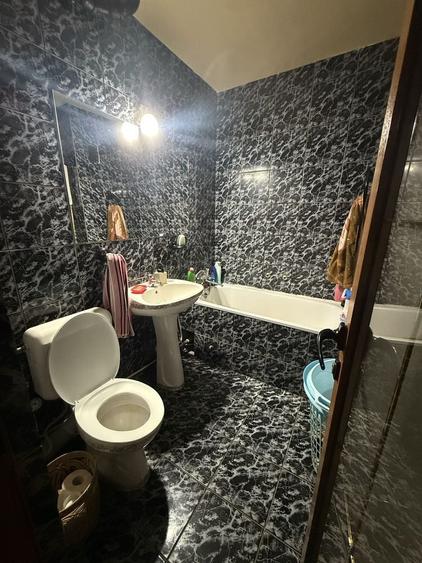 Apartament cu 3 camere decomandat în Săsar