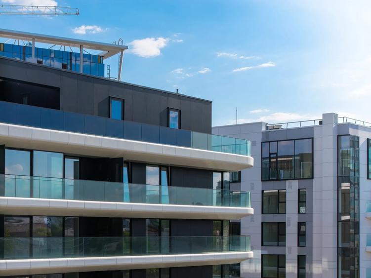 Apartament cu 4 camere decomandat în Floreasca