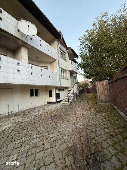 Casă cu Teren 500 Mp în Săsar