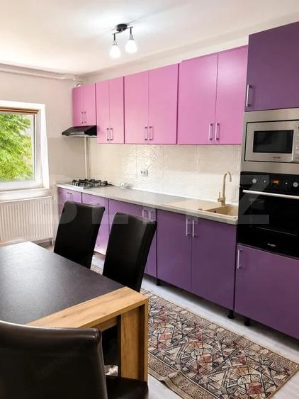 Apartament cu 3 camere decomandat în Județean