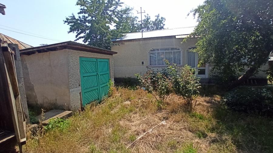 Casă individuală cu 3 camere cu Teren 2512 Mp în Traian (Zănești)