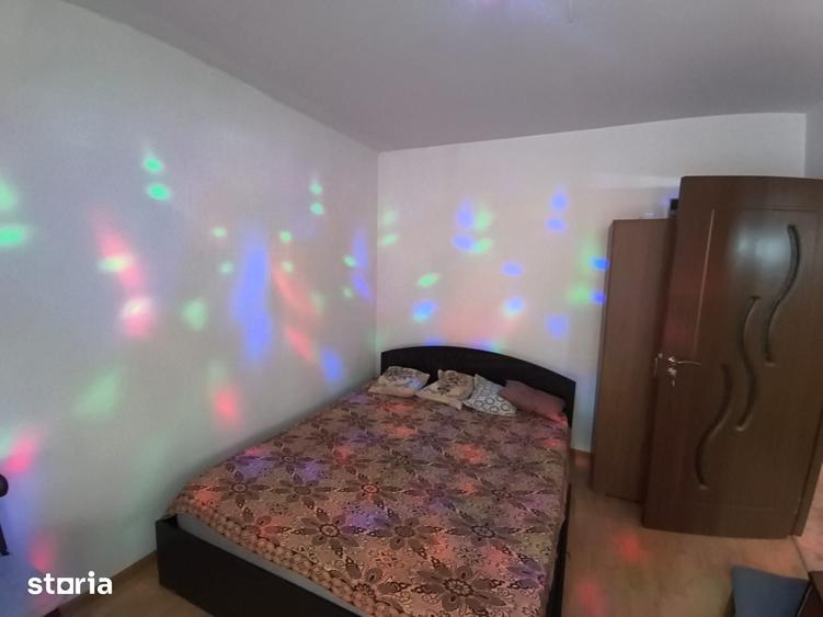 Apartament cu 2 camere decomandat, mobilat în Policlinica