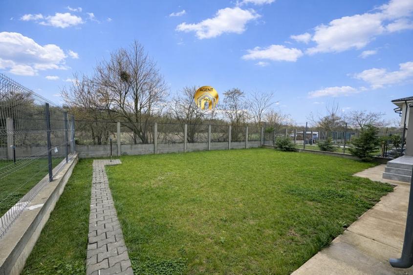 Casă cu 4 camere cu Canalizare în Otopeni