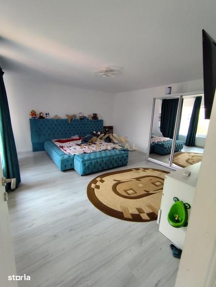 Casă cu 5 camere cu Teren 280 Mp în Vidra