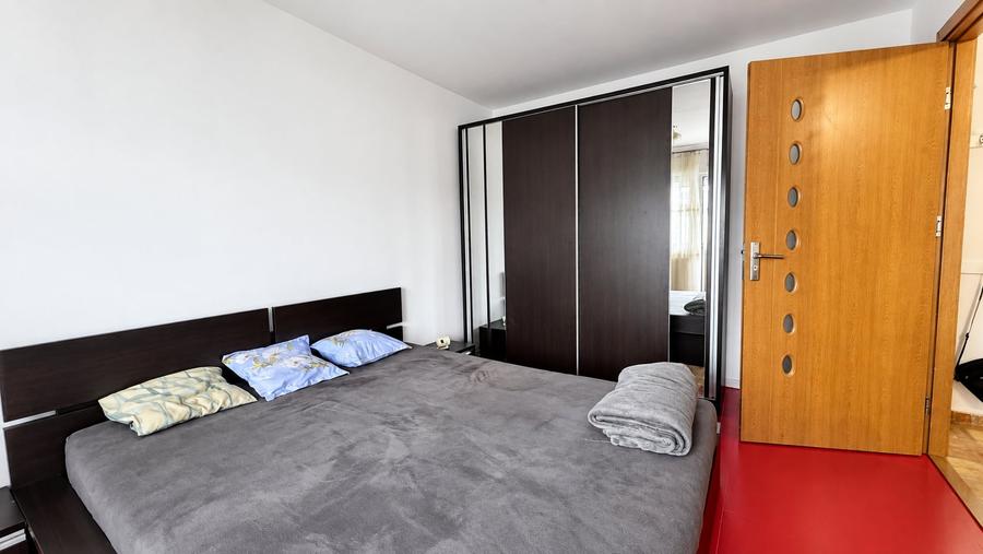 Apartament cu 2 camere semidecomandat în Girocului