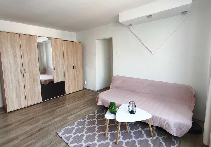 Apartament cu 2 camere semidecomandat, mobilat în Complex Studențesc