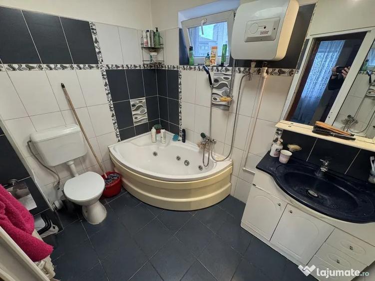 Apartament cu 4 camere decomandat, mobilat în Tomis Nord