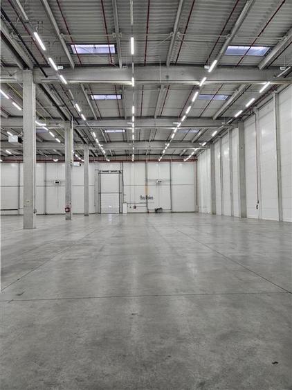 Spațiu industrial, de 3,200 mp, în Est