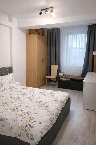 Apartament cu 2 camere decomandat în Calea București