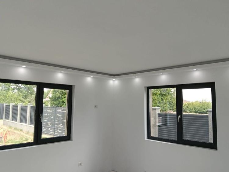 Casă cu 3 camere în Miron Costin