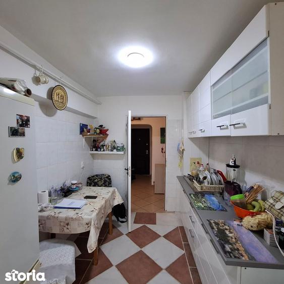 Apartament cu 4 camere decomandat în Central