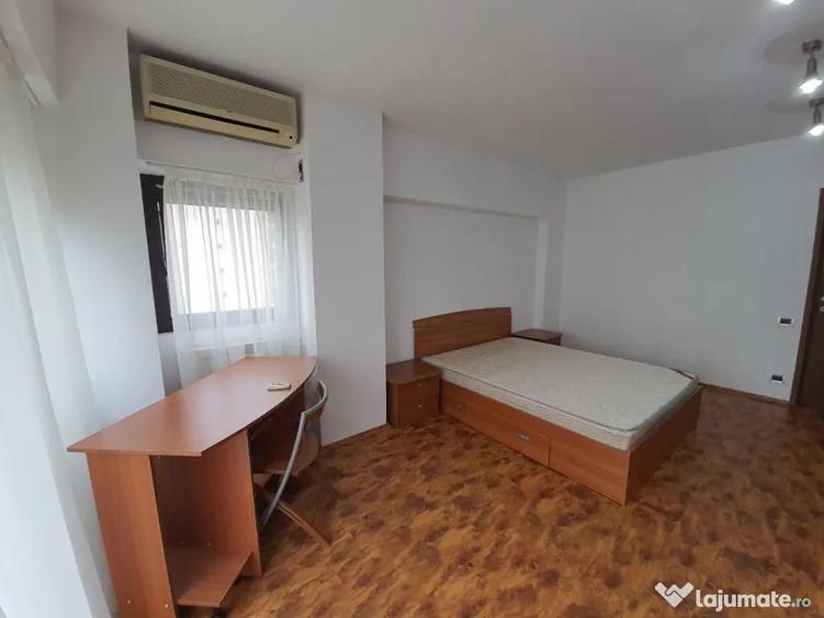 Apartament cu 3 camere decomandat în Unirii