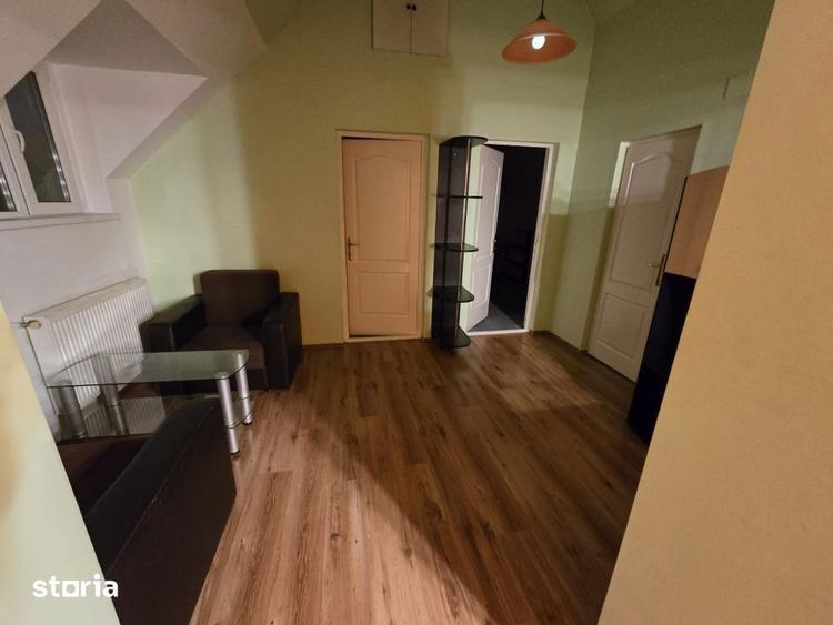 Casă cu 5 camere cu Canalizare în Dâmbul Rotund
