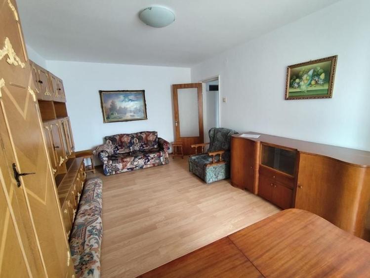 Apartament cu 3 camere decomandat, mobilat în 8 Martie