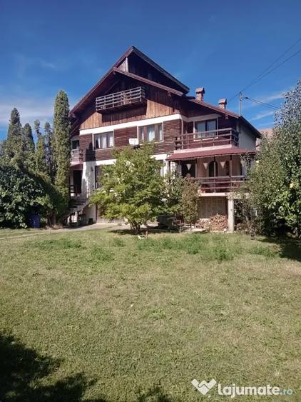 PROPIETAR Casa duplex BRAN arpox 300m util 1300mp teren 2 case la pret de 1 apt - 1