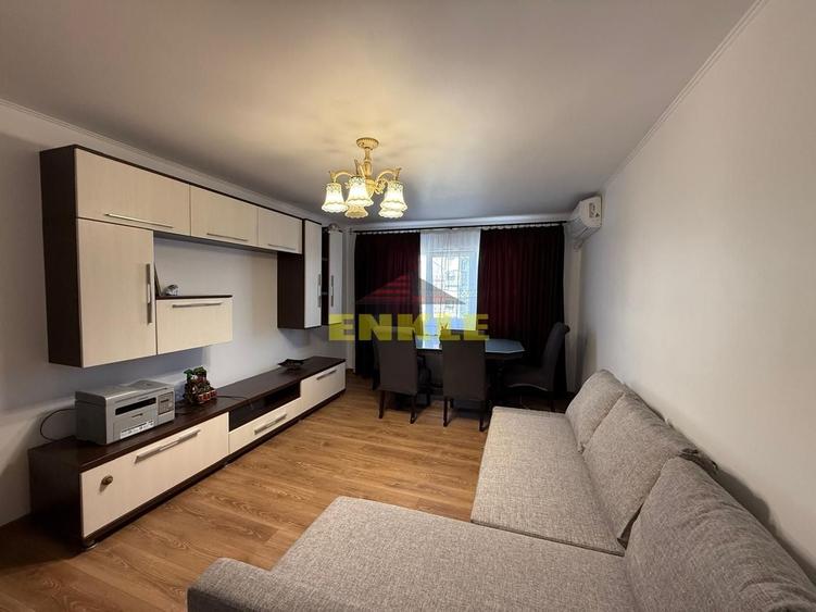Apartament cu 3 camere decomandat în Central