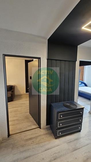 Apartament cu 3 camere decomandat în Central