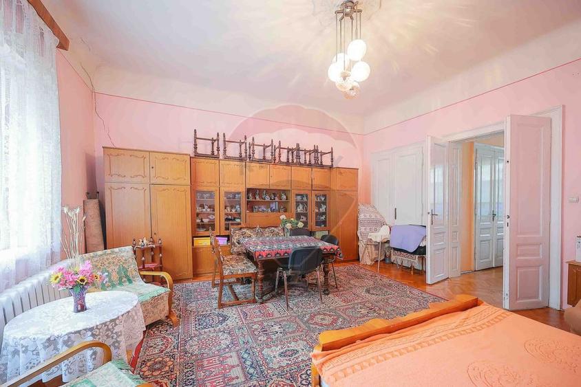 Apartament cu 5 camere nedecomandat în Ultracentral