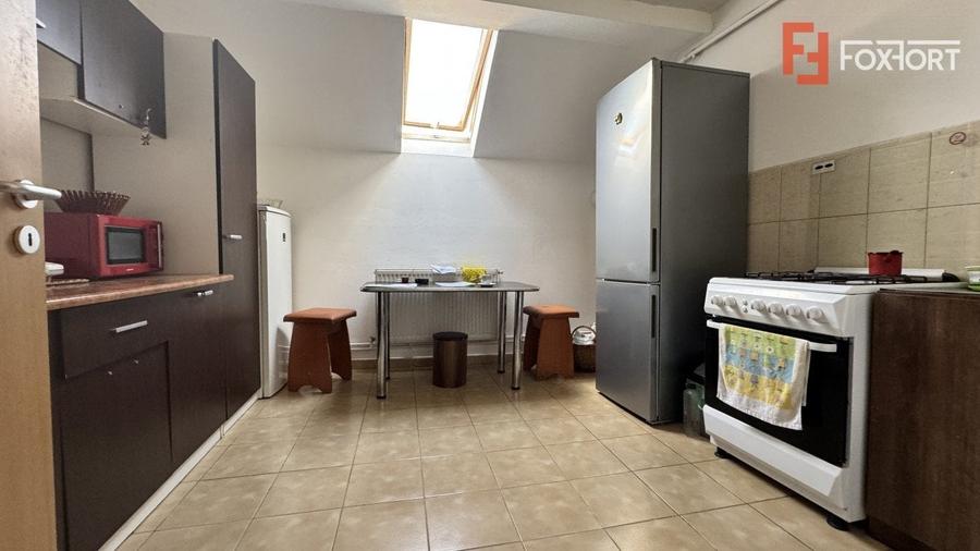 Apartament cu 3 camere decomandat, mobilat în Girocului