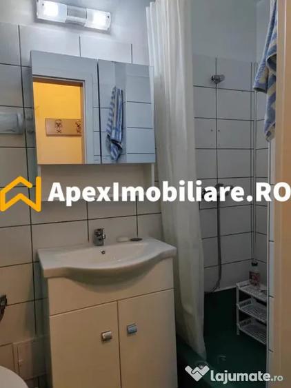 Garsonieră decomandată în P-ța Romană