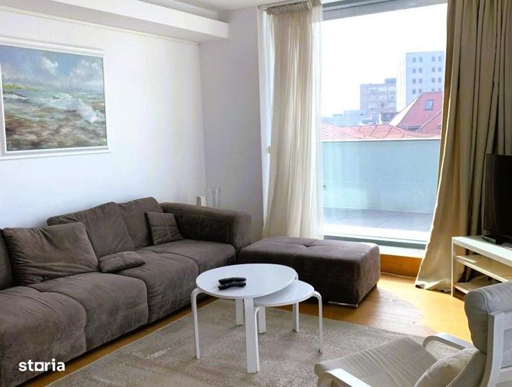Apartament cu 3 camere decomandat în Victoriei