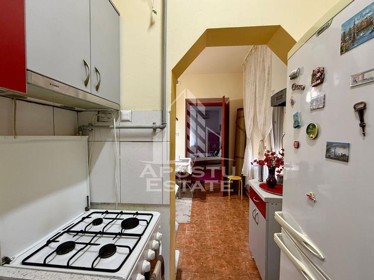 Apartament 2 camere de vanzare, parcare, centrala proprie,Take Ionescu - 15