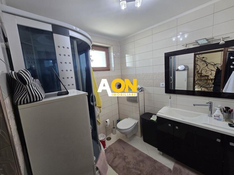 Casă individuală cu 5 camere cu Canalizare în Cetate