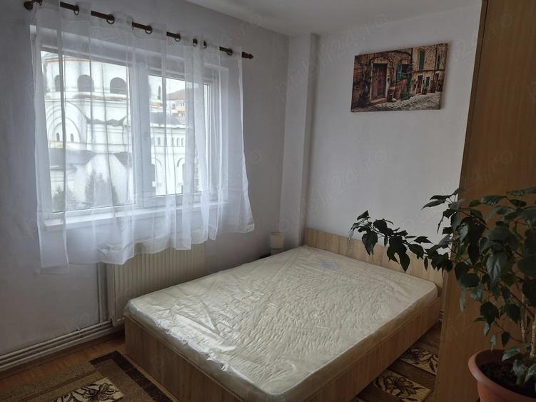 Apartament cu 2 camere decomandat în Hipodrom 3