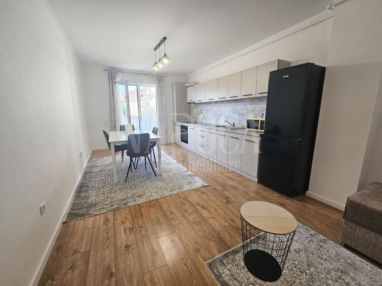 Apartament cu 2 camere semidecomandat în Florești
