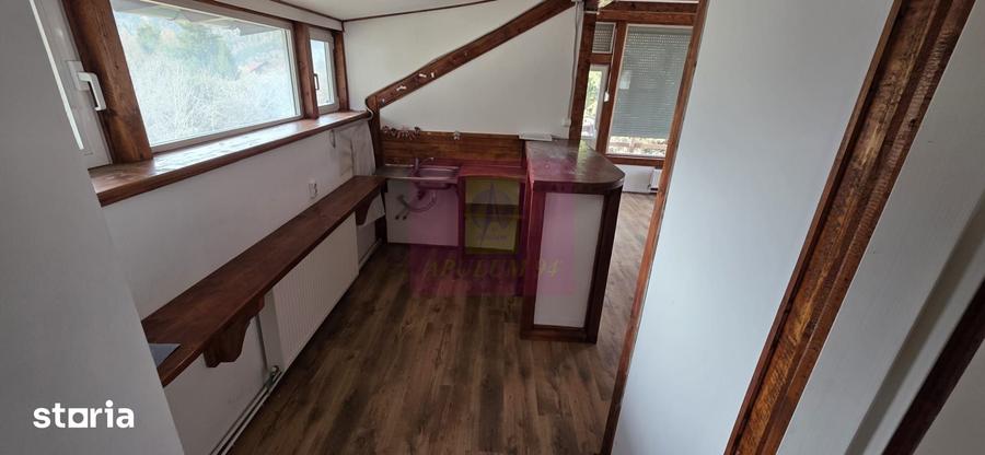 Casă cu 5 camere cu Teren 251 Mp în Zamora