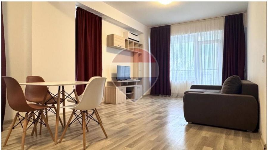 Apartament cu 3 camere decomandat, mobilat în Central