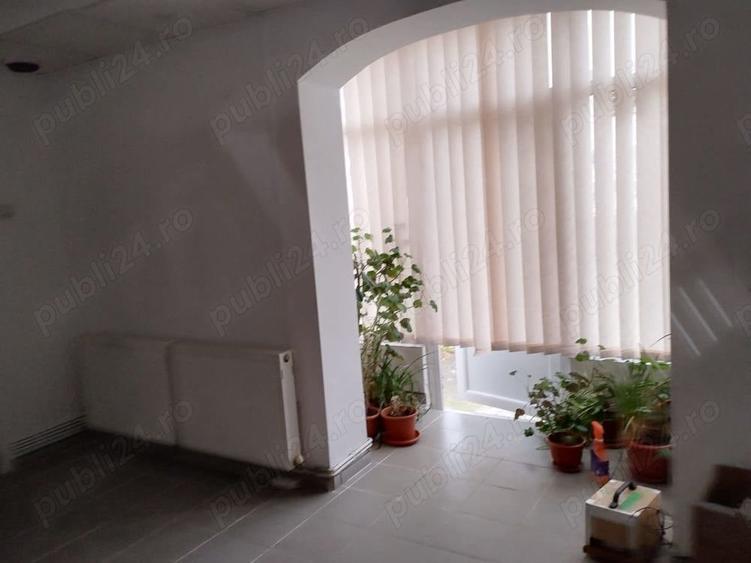 Spațiu comercial, de 95 mp, în Curtea de Argeș