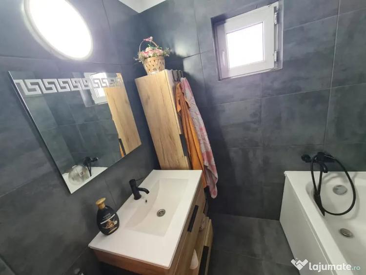 Apartament cu 4 camere decomandat, mobilat în Sărari