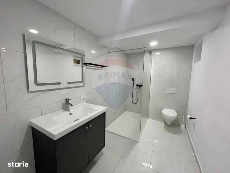 Casă cu 4 camere cu Teren 1397 Mp în Poiana