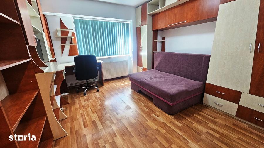 Apartament cu 3 camere decomandat în Păcurari