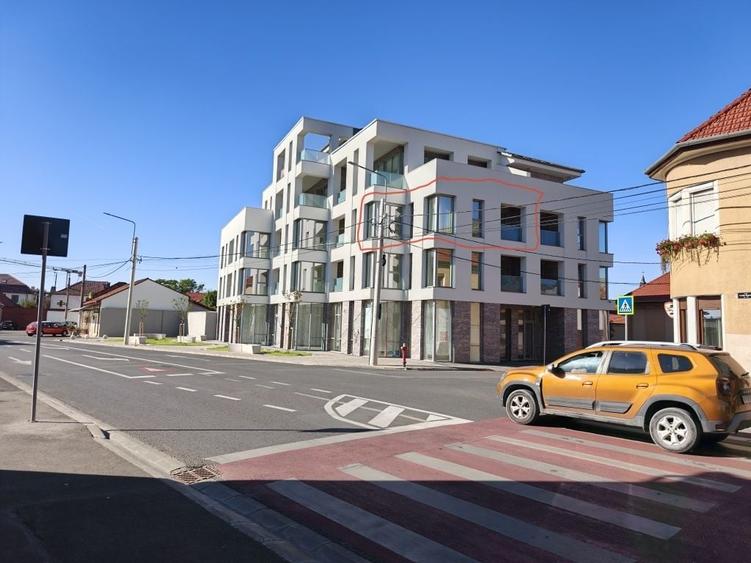 Apartament cu 3 camere decomandat în Central