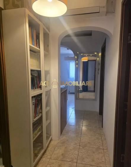 Apartament cu 3 camere decomandat, mobilat în Titan